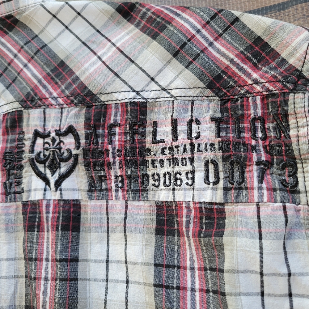 Affliction Button-up - Picture 2 of 8